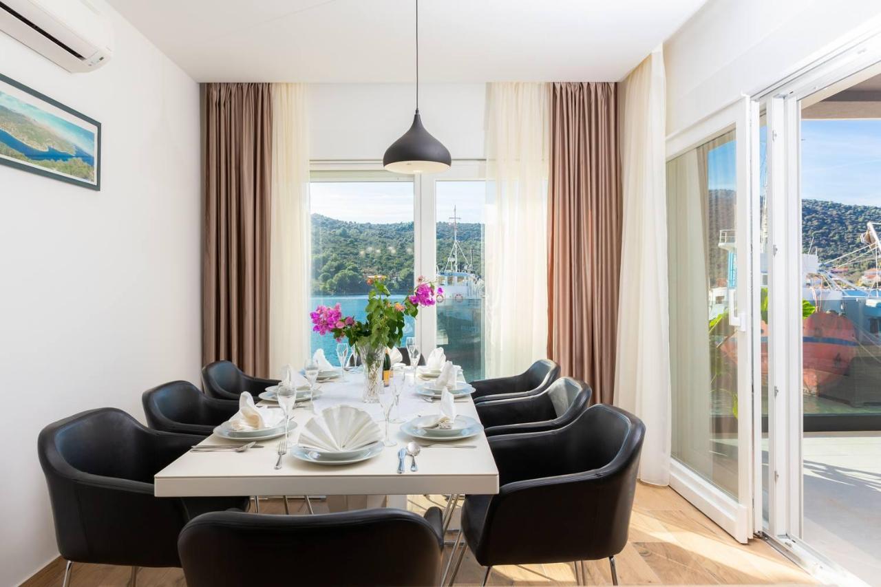Beachfront Luxury Villa Винишче Экстерьер фото